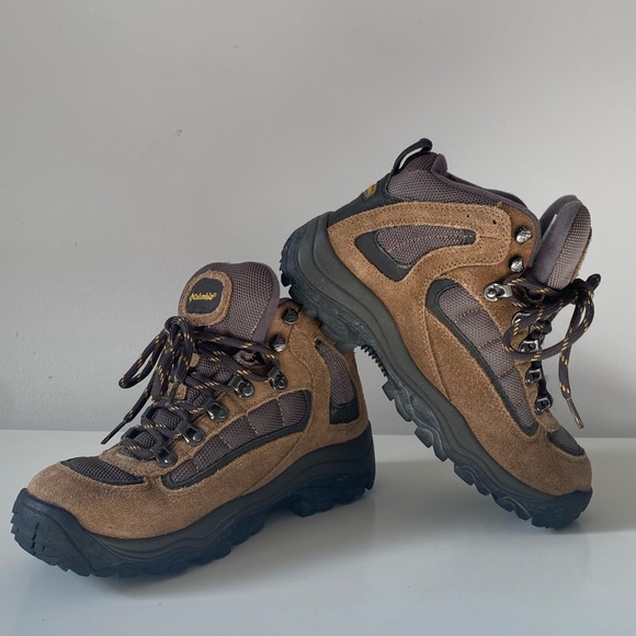 Columbia Men's Hurricane Ridge Waterproof Hiking All Terrain Boots - Size 8.5